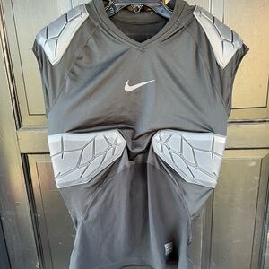 Nike Pro HyperStrong 4-Pad Football Top